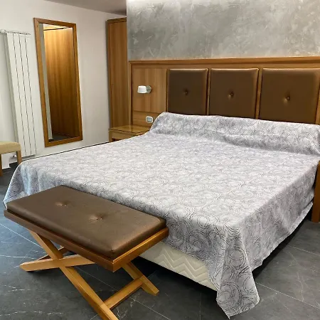 בית הארחה Kefa צ'פאלו